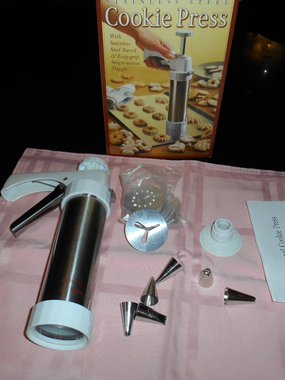 Kuhn-Rikon for Williams Sonoma cookie press/cake piping decorator